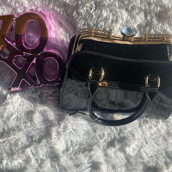 Elegant black diamond studded handbag - Picture 6 of 6